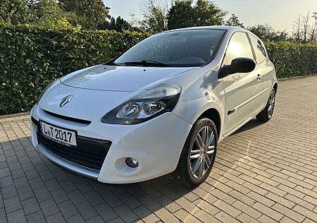 Renault Clio 1.2 16V 75 Night and Day 20th Edition
