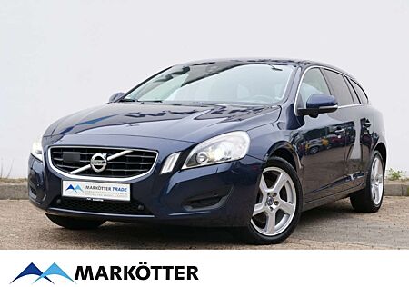 Volvo V60 D3 Momentum /AHK/Kamera/Ganzjahresreifen/