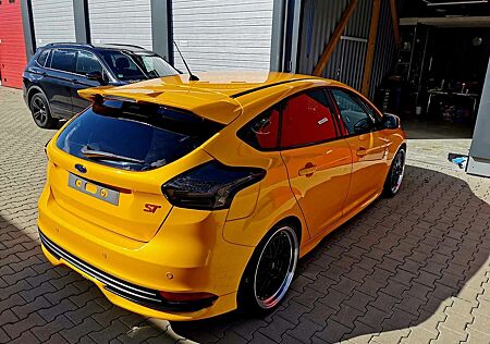 Ford Focus 2.0 EcoBoostST