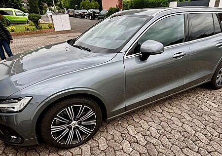 Volvo V60 KOMBI INSCRIPTION STH LEDER FAST VOLLAUSSTATTUNG
