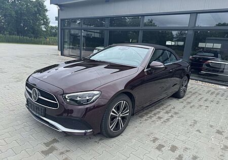 Mercedes-Benz E 200 4M Cabrio -ACC-DAB-Ambiente-Airscarf-Kam