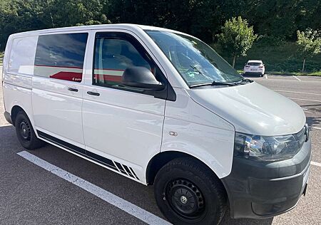 VW T5 Transporter Volkswagen Camperausbau, Solar, AHK, Klima usw