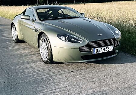 Aston Martin V8 Vantage