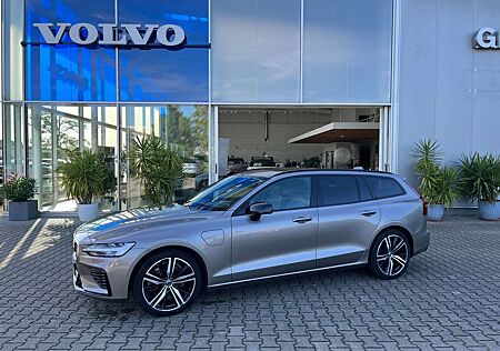 Volvo V60 T6 R Design Plug-In Hybrid AWD