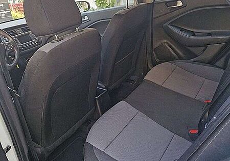 Hyundai i20 1,2 PDC Klima ZV mit FB