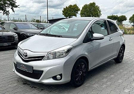 Toyota Yaris Life Klima Navi PDC Kamera