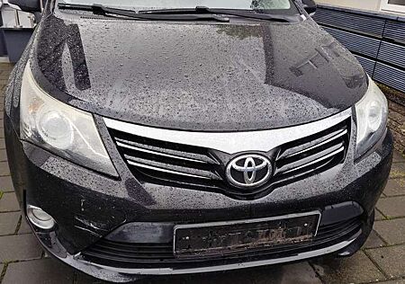 Toyota Avensis Combi 2.0 D-4D Life
