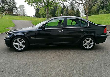 BMW 323i 323