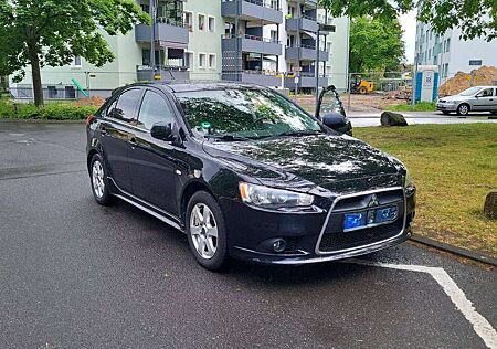 Mitsubishi Lancer Lancer Fließheck 1.8 Instyle