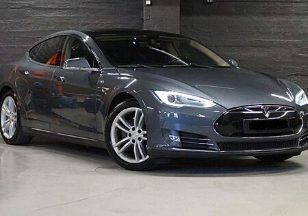 Tesla Model S P85 Bj. 2014 165 tkm 7 Sitze FREECHARGER graumet.