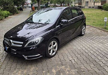 Mercedes-Benz B 200 (BlueEFFICIENCY) 7G-DCT