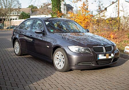 BMW 318i 318 sparkling-graphit metallic