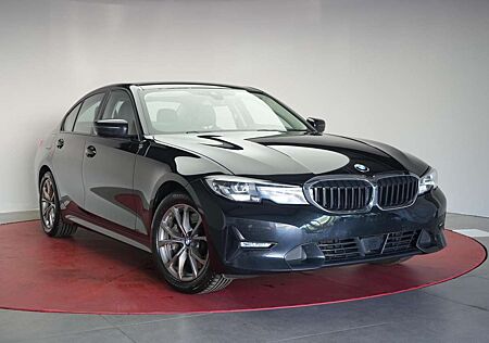 BMW 330 i Sport Line Navi/ACC/Virtual/LED