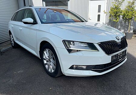 Skoda Superb Combi Style Xenon DSG Navi Kamera AHK PDC