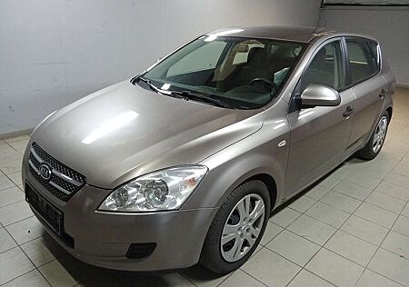 Kia Cee'd Ceed / LX