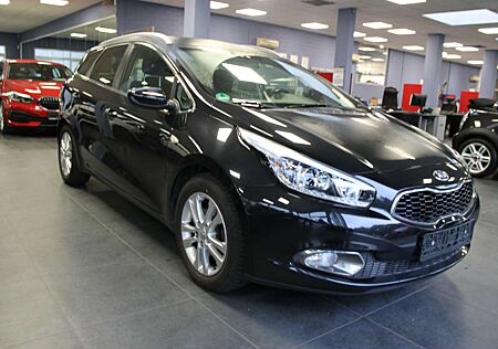 Kia Cee'd Ceed / 1.4 CVVT SW Dream Team Edition