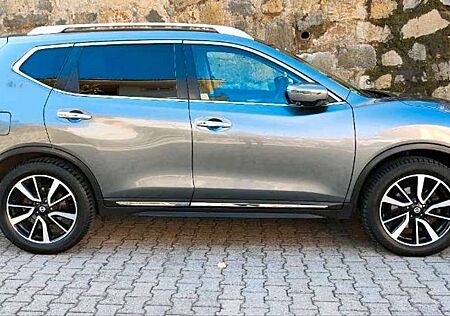 Nissan X-Trail 2.0 dCi ALL-MODE 4x4iXtronic Tekna 7 Sitze