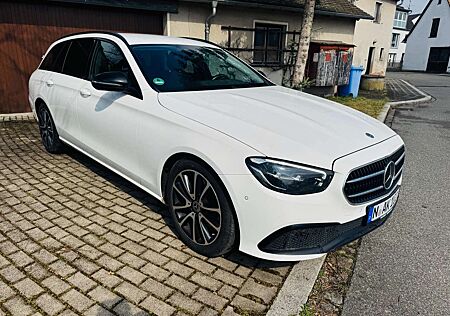 Mercedes-Benz E 220 E220d MBUX DISTRONIC AHK KAMERA 1HAND TÜV 01/26
