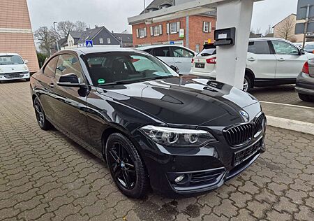 BMW 218i 218 Coupe Sport Line Scheckheft gepfl.