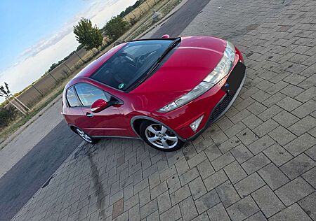 Honda Civic Gut Erhalten , 1 Hand.