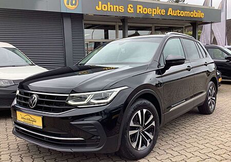 VW Tiguan Volkswagen United 2,0 TDI Automatik / AHK / NAVI /