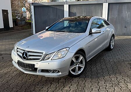 Mercedes-Benz E 200 CGI BlueEfficiency (207.348)