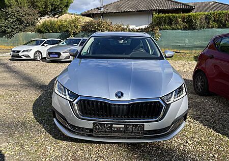 Skoda Octavia Style Navi LED-Licht Sitzheizung PDC ACC Spurassis