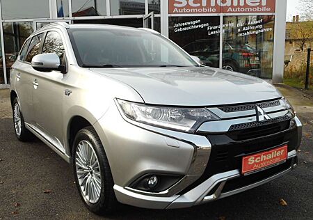 Mitsubishi Outlander Plug-In Hybrid Basis Spirit 4WD, 1. Hand!