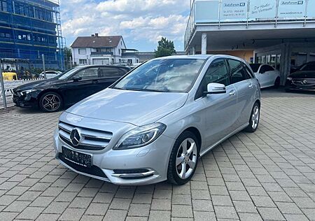 Mercedes-Benz B 200 *Navi*LED*PDC*AHK