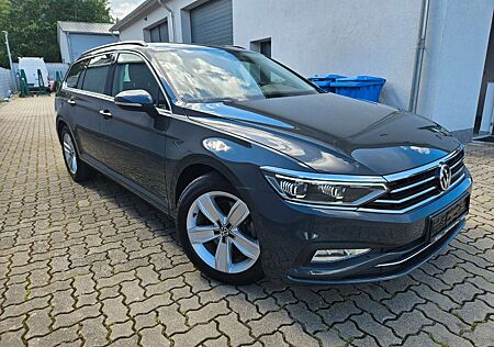 VW Passat Variant Volkswagen Business 4Motion ACC RFK SWA NAVI