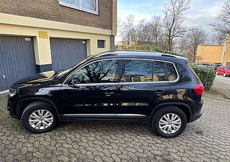 VW Tiguan Volkswagen 1.4 TSI BlueMotion Tech. Sport & Style