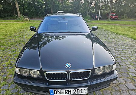 BMW 740i 740