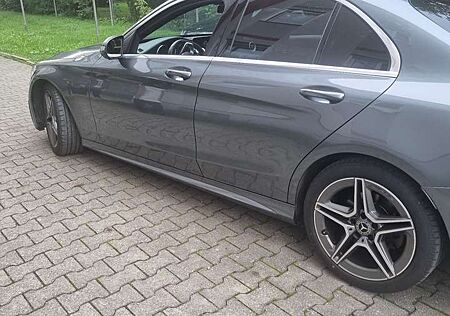 Mercedes-Benz C 220 d 9G-TRONIC AMG Line