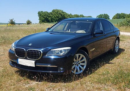 BMW 750 i