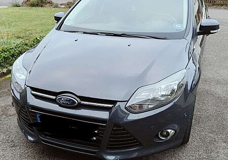 Ford Focus Turnier 1.0 EcoBoost Titanium