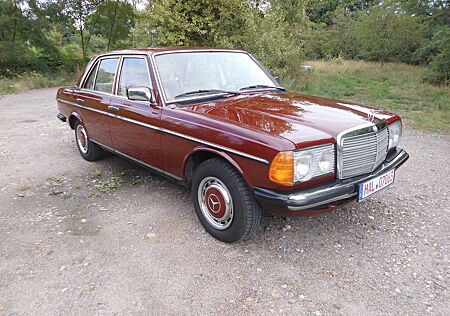 Mercedes-Benz 240 D