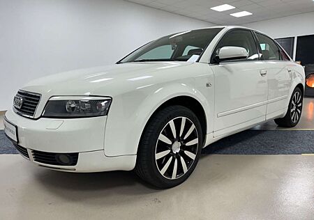 Audi A4 Lim. 3.0 quattro*PDC*AHK*AC*TEMP*8F*LMF*STZHZ