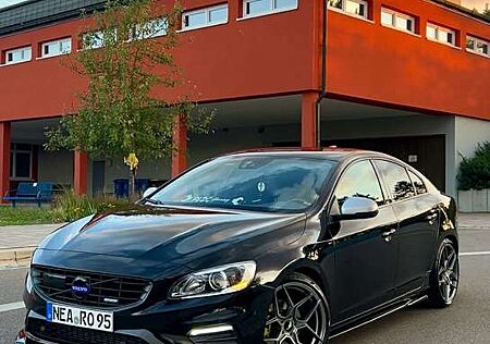 Volvo S60 R-Design Automatik 181 ps!