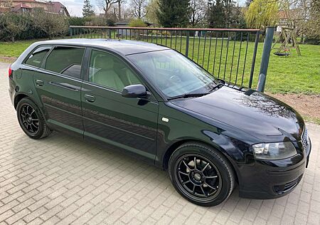 Audi A3 2.0 FSI Ambiente*Klima*AHK*Alu*Scheckheft*Gepflegt