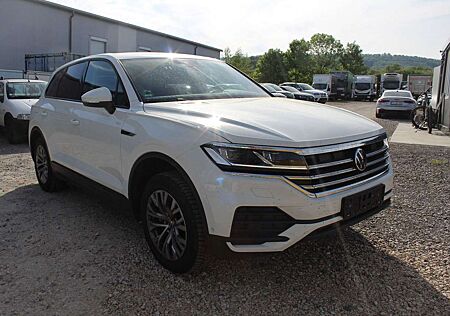 VW Touareg Volkswagen 4Motion*NAVI*LED*8 FACH*SIDE*LANE*ACC*18