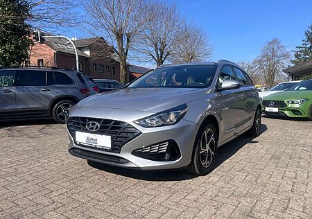 Hyundai i30 cw Trend*SHZ*PDC*AHK*DIGITAL*LED*