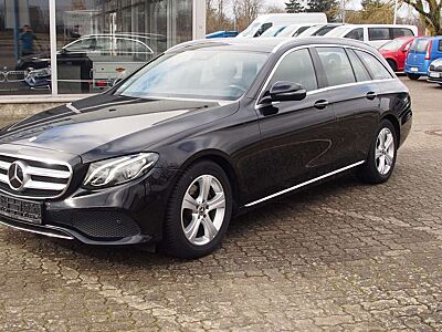 Mercedes-Benz E 220 d  T-Modell/Widescreen/Ahk/Panorama