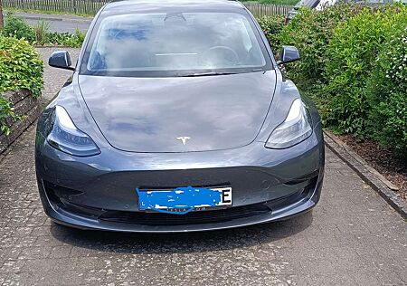 Tesla Model 3 Standard Reichweite Plus Hinterradantrieb