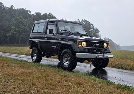 Toyota Land Cruiser Turbo LJ 70 Special