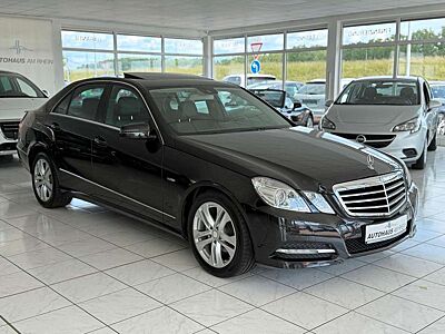 Mercedes-Benz E 220 CDI Lim.+Avantgarde+Hebedach+Xenon+TOP