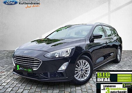 Ford Focus Turnier Titanium Navi 2x PDC LED Sitzheiz.