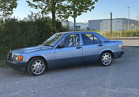 Mercedes-Benz 190 W201 1.8 190E | Perlblau Metallic | TÜV NEU