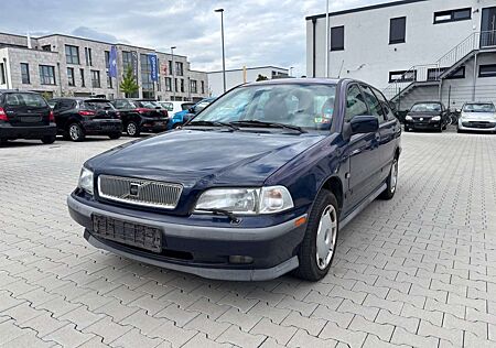 Volvo V40 -