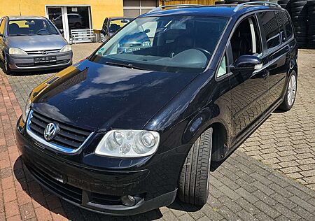 VW Touran Volkswagen 2.0 TDI DPF Highline VOLL FAHRBREIT TÜV .07.2027