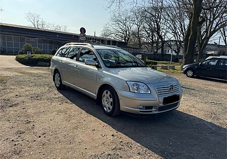 Toyota Avensis 1.8 VVT-i Combi